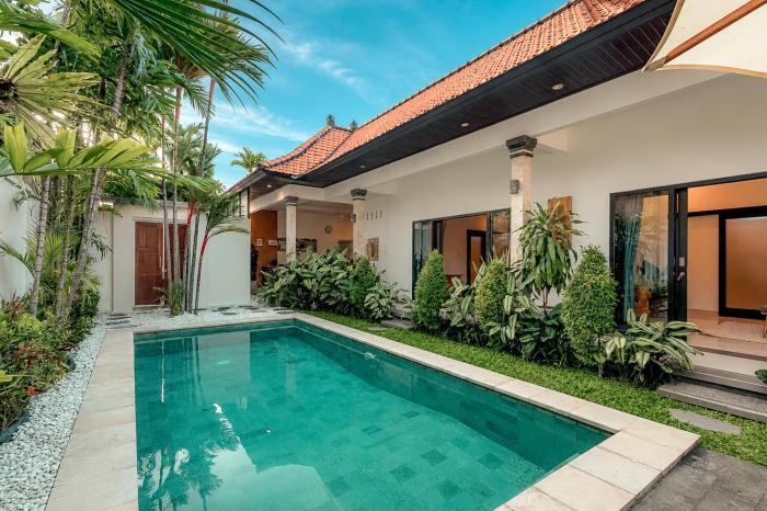Private pool Villa , 10min walk to Berawa Beach