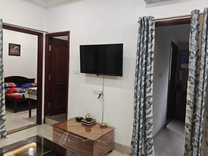 Elegant Escape 2 BHK WIFI, AC & Much More