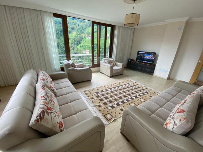 Komilo Homes, Çamlıhemşin
