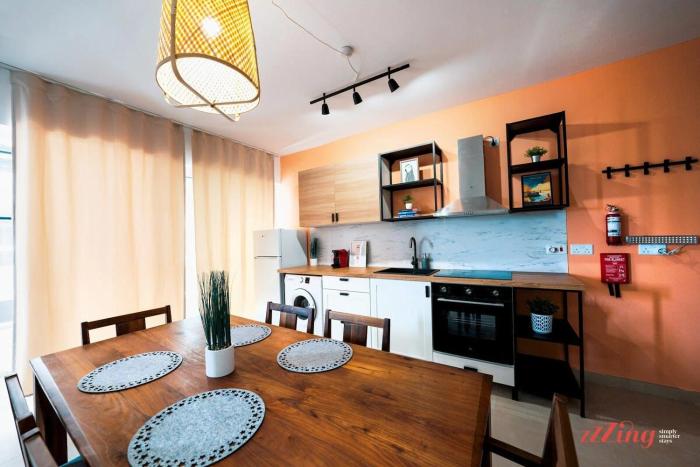 Stylish 2BR Duplex Holiday Retreat in St Pauls Bay