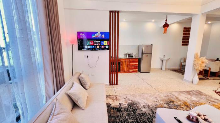 Minimalist Stay and Meru Views