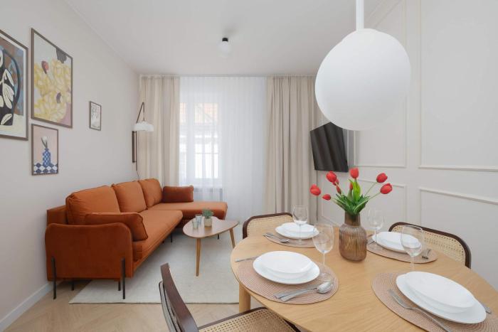Elegant Apartment in Warsaw Center By the Market by Noclegi Renters