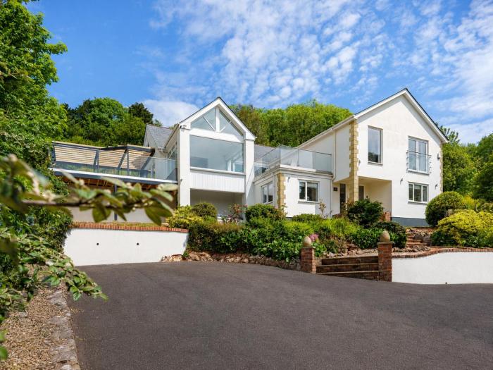 The Curlews - Waterside, boutique home with 10 person spa