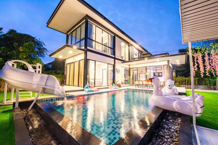 Azure Pool Villa Pattaya