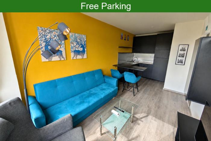 Modern Prague Apartment in Vinohrady with AC & Parking