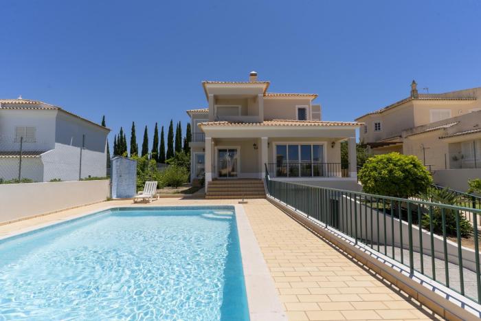 #416 Spacious Villa Private Pool, BBQ & Parking