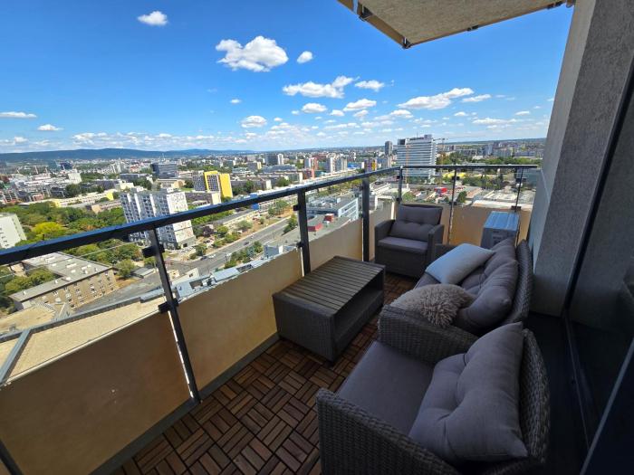 City-View stay near Nivy & Downtown