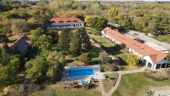 Sarlóspuszta Club Hotel