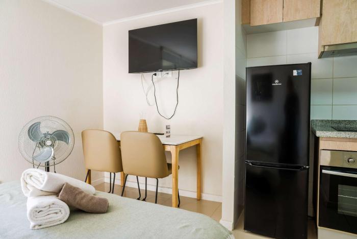 Cozy Santiago Retreat Studio with Balcony & Wi-Fi