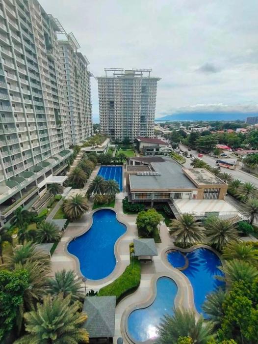 Verdon Parc Penthouse 2BR with 2 balconies Pool, seaview, amenities and Davao city view