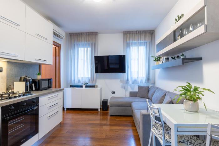 Alvin Deluxe Apartment - Cagliari -Private Parking
