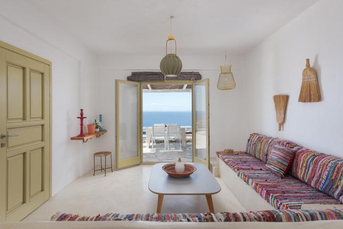 Off the beaten path-cyclades Maisonette & Pool