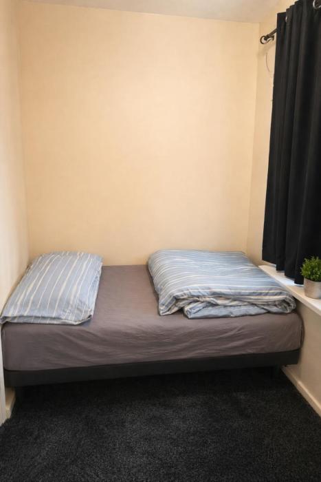 Minimalist Single Bedroom