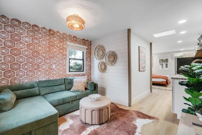 Modern Studio in Manitou Springs Walk Downtown