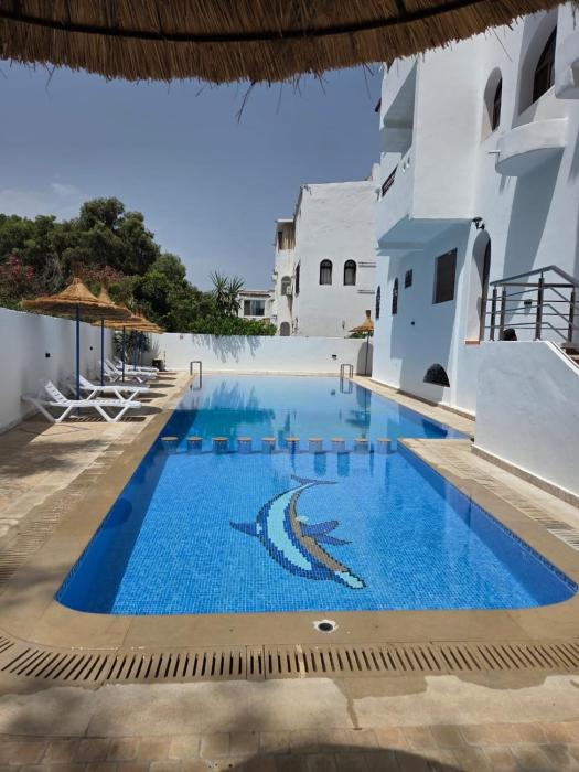 Appartement élégant avec piscine