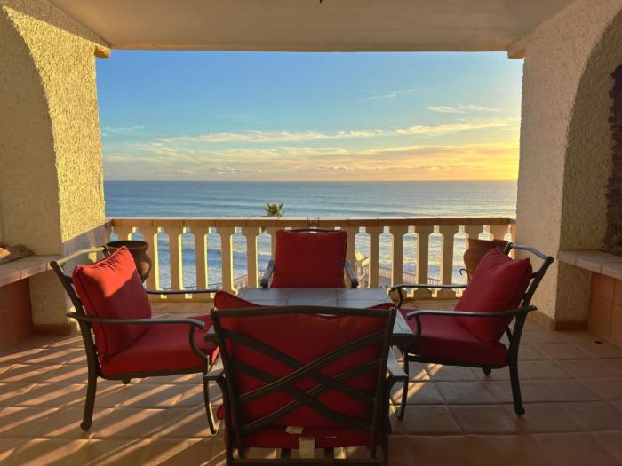 Rosarito Beautiful Costal Getaway located in Rosarito Mexico 15 minutes near downtown