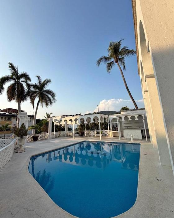 Apartamento con piscina en primer piso