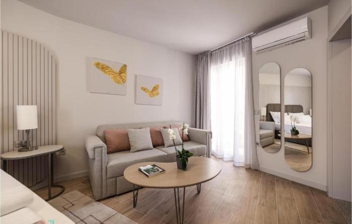 Luxurious Apartment In Zadar With Wifi