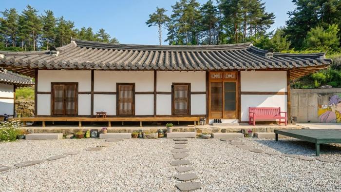 Gangneung ggabinejip hanok pension