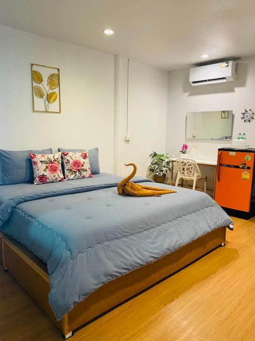 ลุงชีพบ้านพัก เกาะล้านLoongcheeb House