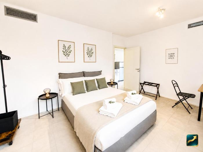 Loft Smart Parma l Wi-Fi Fibra, Indipendente, Perfetto per Business e Coppie