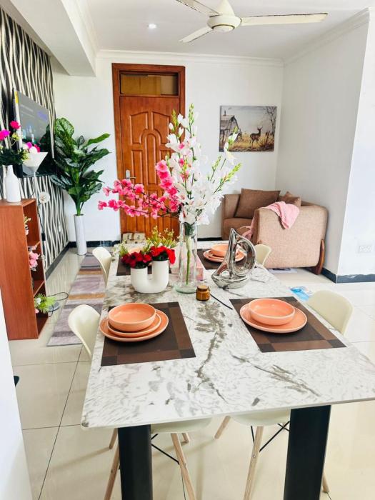Spacious Studio UrbanNest City Center with Fast WiFi and 24 - 7 Security