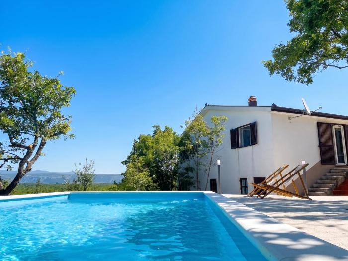 Welcoming House in Poljica with Private Pool