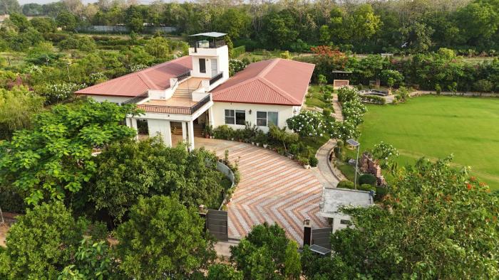 Abbots Farm Stay Faridabad - 2 Acres, 10-15 People, Outdoor Pool, 5 Bedrooms, 6 Bathrooms, Dining, Drawing, Kitchen, Gazebo, Barbeque, Bonfire