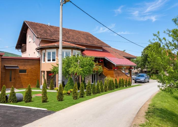 Charming apartment in Rakovica with shared pool - 35 sqm
