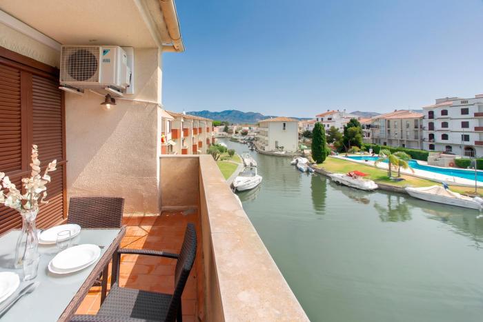 WELCS APARTAMENTO 406 EMP con vistas al canal