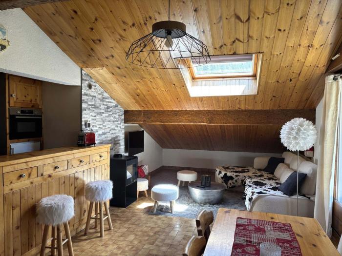 Chaleureux Appartement 3 Pièces à 400m du Téléphérique - FR-1-464-150