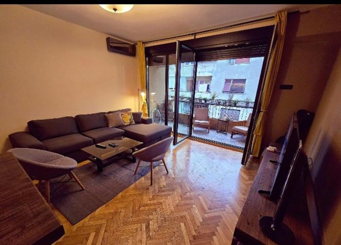 Bitef Skadarlija Free Private Parking 2 Terraces