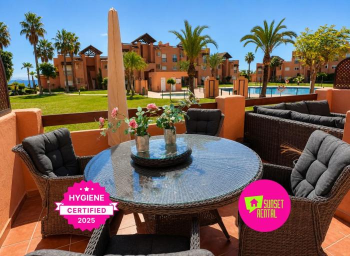 2 bedroom apartment with terrace and pool