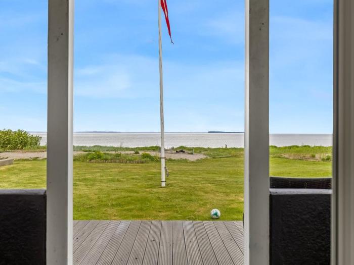 Holiday Home Elodie - 10m from the sea by Interhome