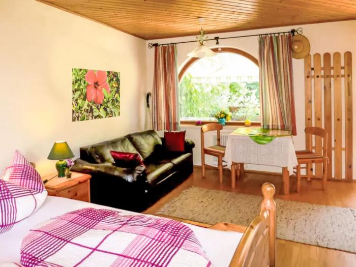 Holiday Home Haus am Waldrand by Interhome