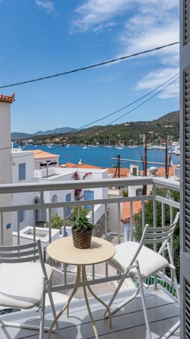 Central Apartment Poros