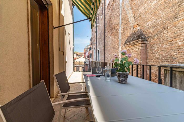 Luxury Apartment On Grand Canal by Wonderful Italy
