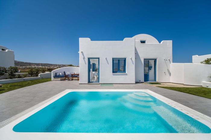 Beautiful Santorini Villa 2 Bedroom Villa Private Pool & Magical Sea Views