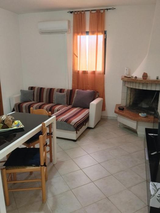 Momo house Badesi spacious Bilo with veranda and pool