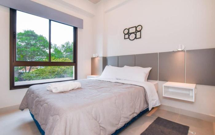 Modern One-Bedroom for Work and Relax