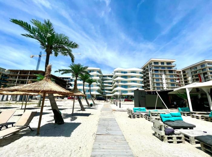 Apartamente Prima Linie cu Vedere la Mare 98