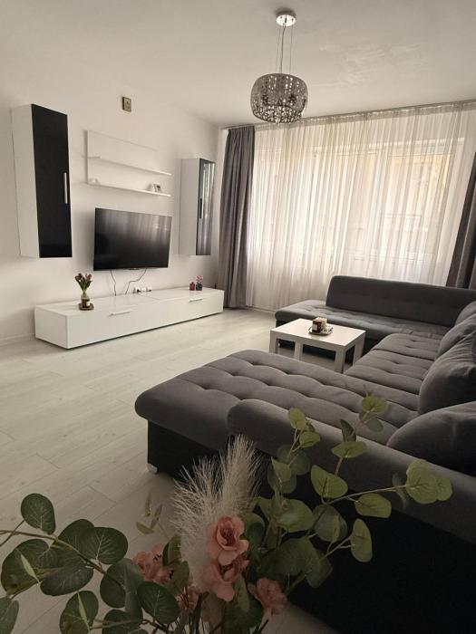 Grey Apartment-Prelungirea Ghencea