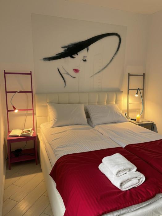Lady - Victoria Residence by OneApartments