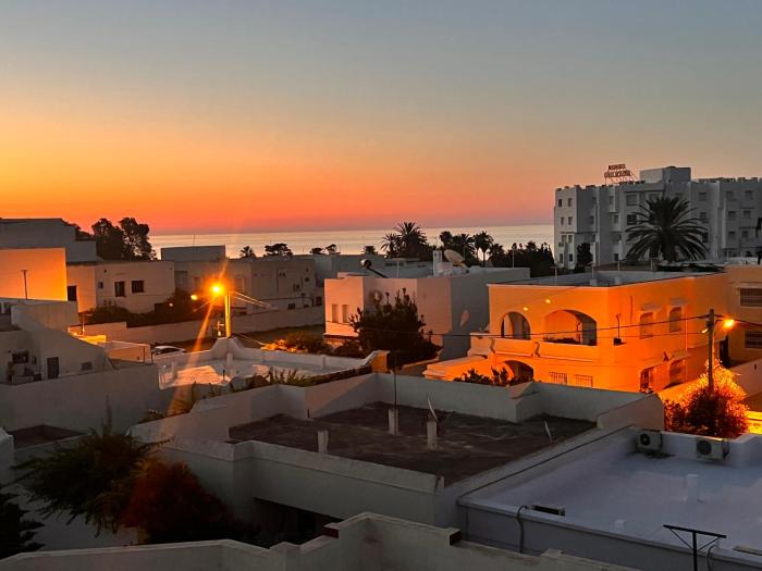 Amazing Sunshine Seaview Duplex Wifi & Parking Hammamet