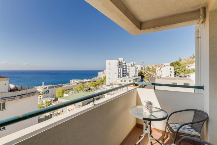 Ajuda I 3Br Apartment Near Lido With Parking