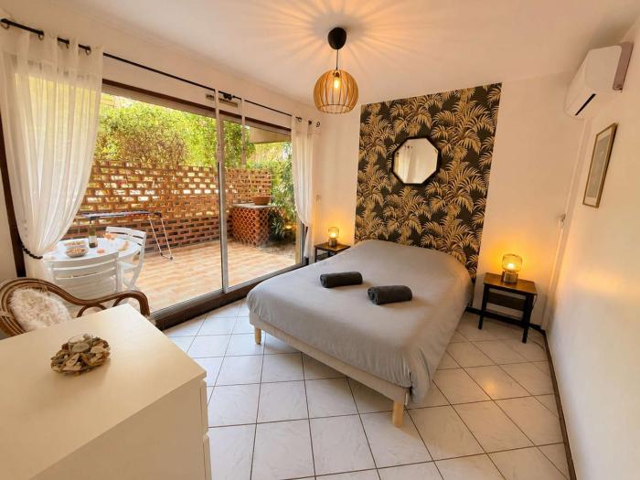 Appartement en rez-de-chaussée, clim - 3 pers. - FR-1-900-14