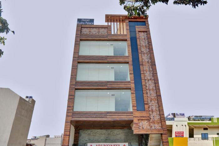 Hotel O Rudra Palace Near Phoenix United Lucknow