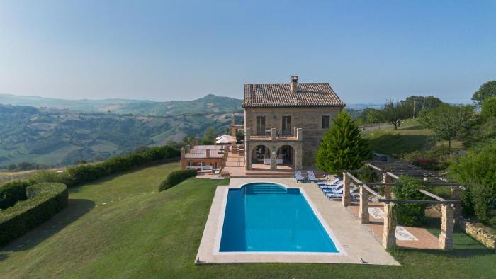 Villa Broad Lea - Private Pool & Amazing Landscape View