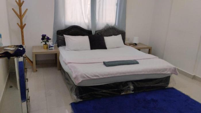 RelaxAlkhuwirHostel