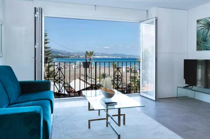 210 Puerto Banus Marbella best Front Line Sea View